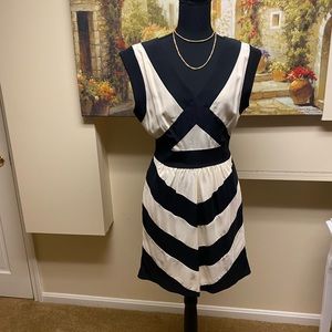Bcbg mini dress with pockets size 4 worn once and dry cleaned.